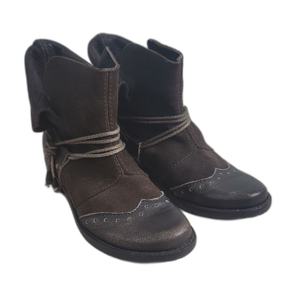 Chic Brown Ankle Boots with Lace Detail